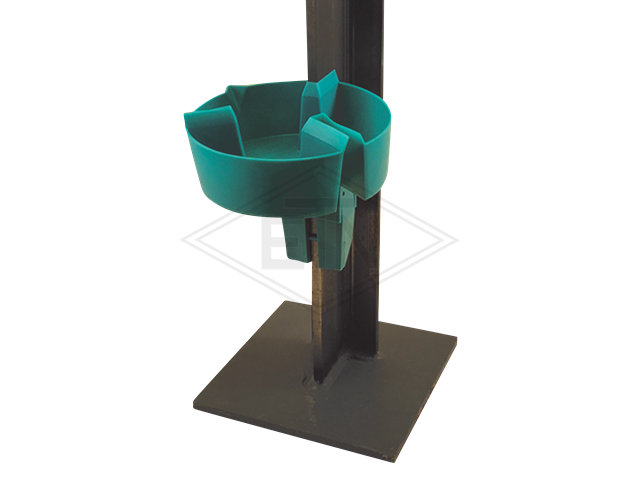 Holding system voor Oil collecting pots rond magnetic houder en plattform, met sticking materiaal voor fixation on de rails